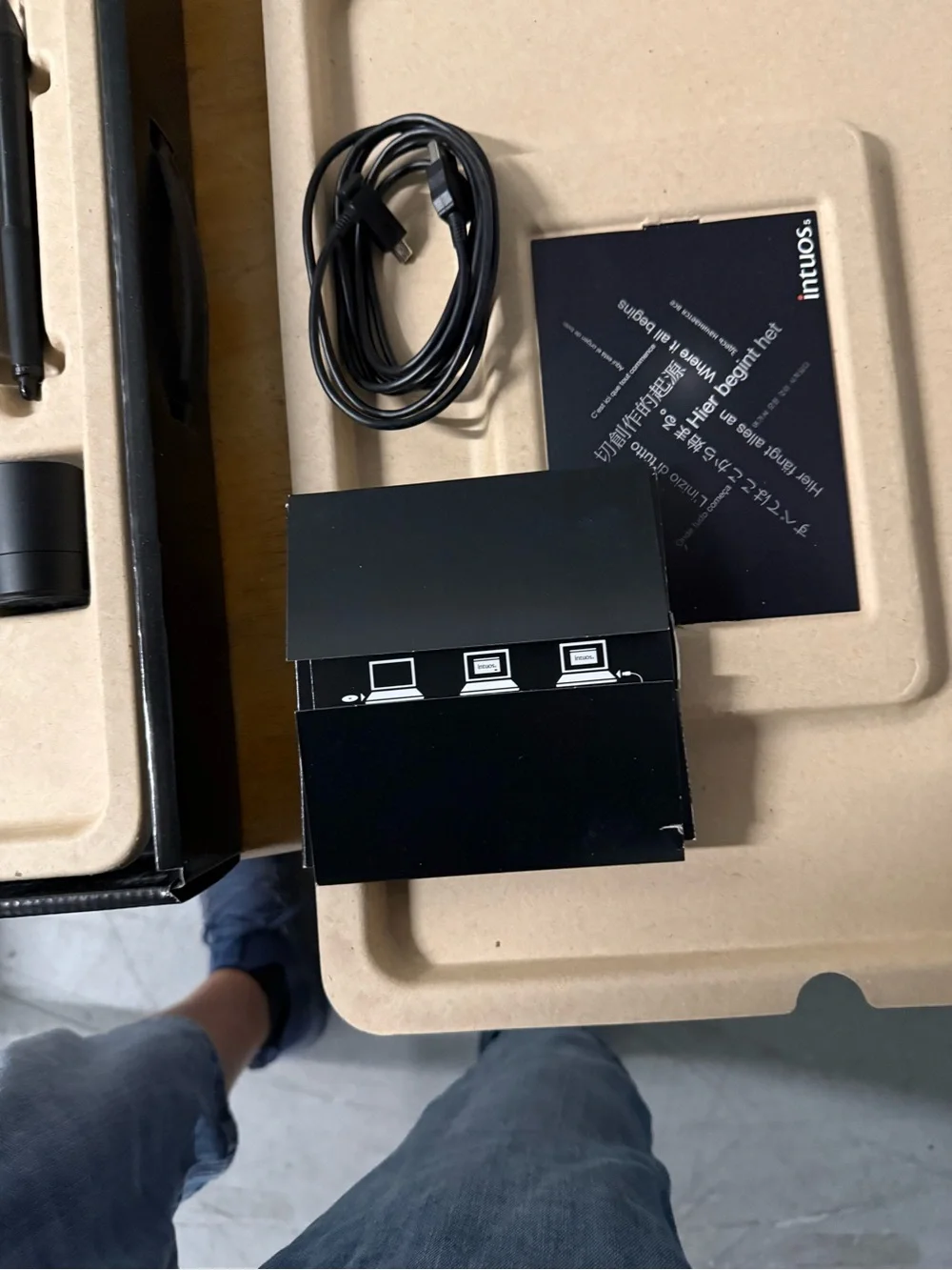 Wacom PTH-650 Intuos5 Intuos 5 Medium Professional Pen & Touch Tablet